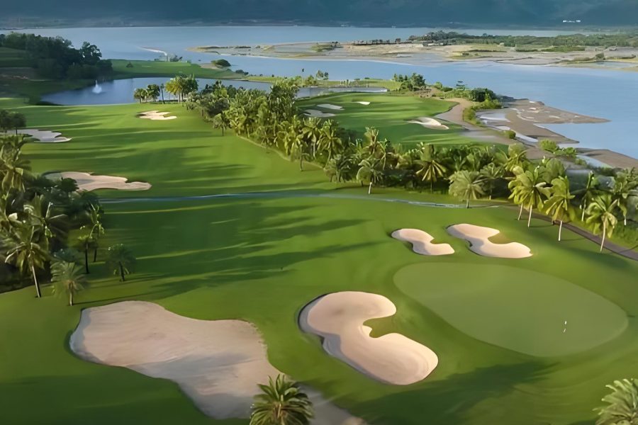 Unleash Your Inner Golfer 6 Nights, 5 Rounds at Hainan Island’s Premier Golf Courses!