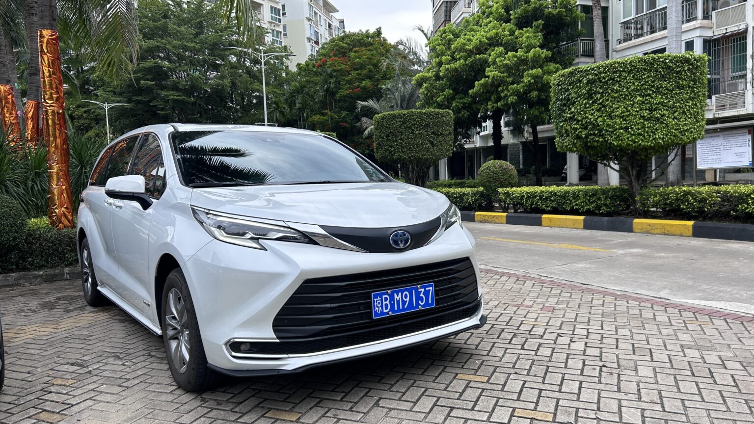 MPV Toyota Sienna