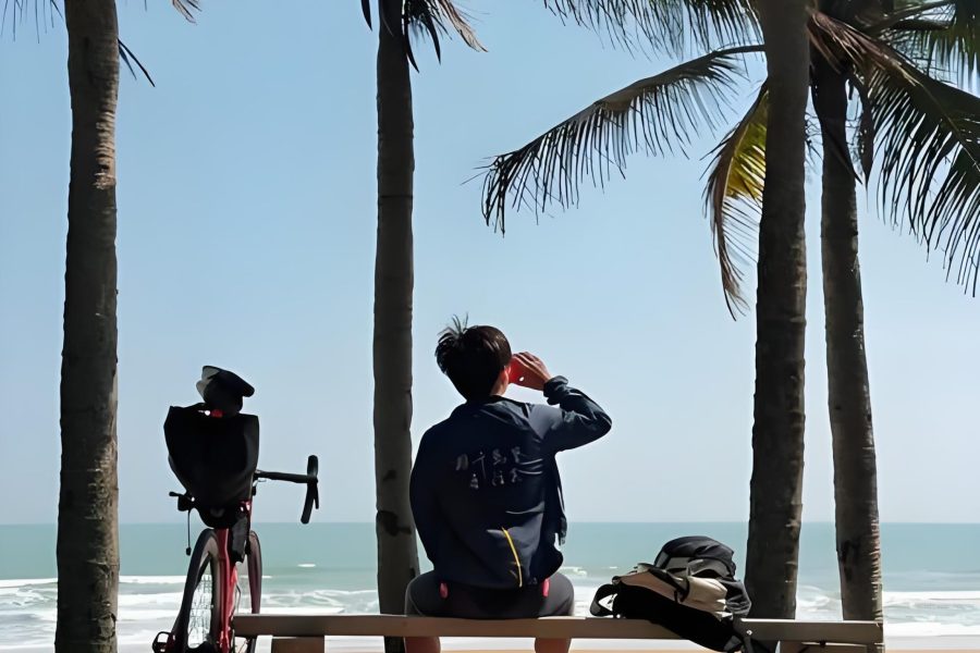 18-Day Cycling Tour of Hainan Island: Biking Adventures Across the East, West, and Central Roads