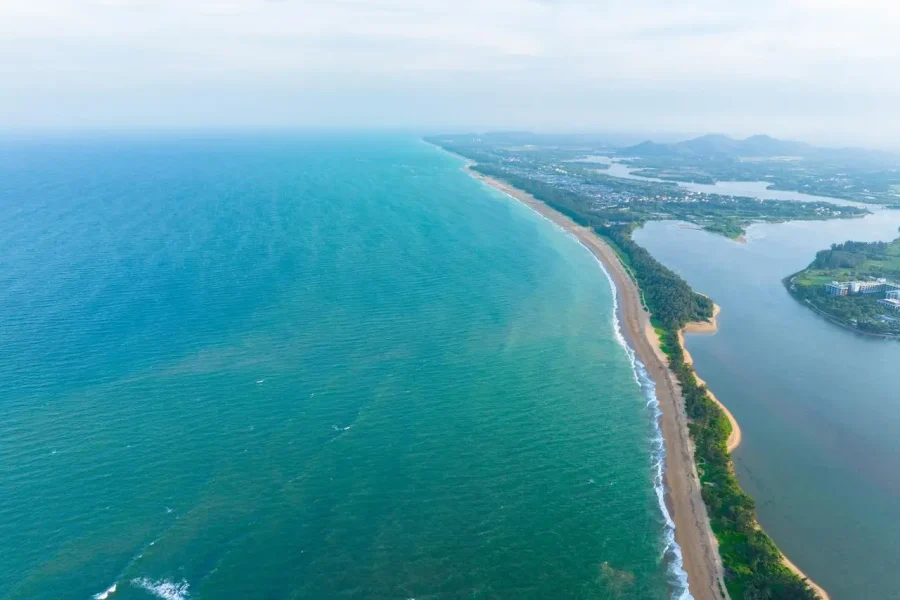 6 Days 5 Nights Tour Package: Hainan with a Qionghai Ancestral Home Visit, Discover Roots & Island Charm.