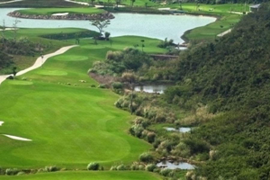 Golfing at the best courses on Hainan Island