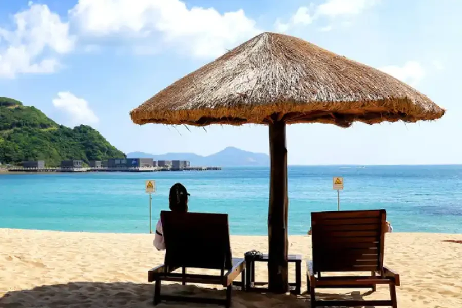 4 Days 3 Nights Sanya Package: Your Direct Route to a Real Tropical Paradise,  Just Pure Relaxation.